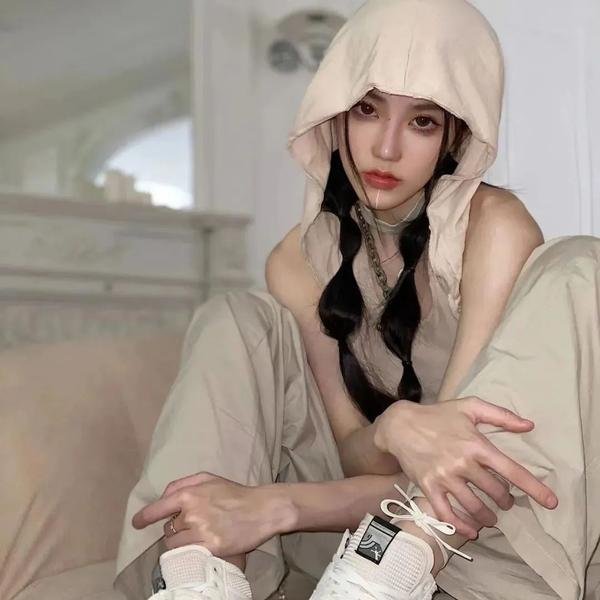 山林中头一个女人